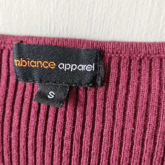 🌸 3 FOR $20 🌸 - Picture 2 of 2